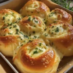 Buttery cheese Garlic Rolls, everyone will love them!